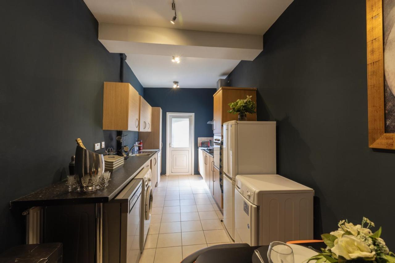 Boutique Family Apartment In Celebrity Village. Barnt Green Buitenkant foto