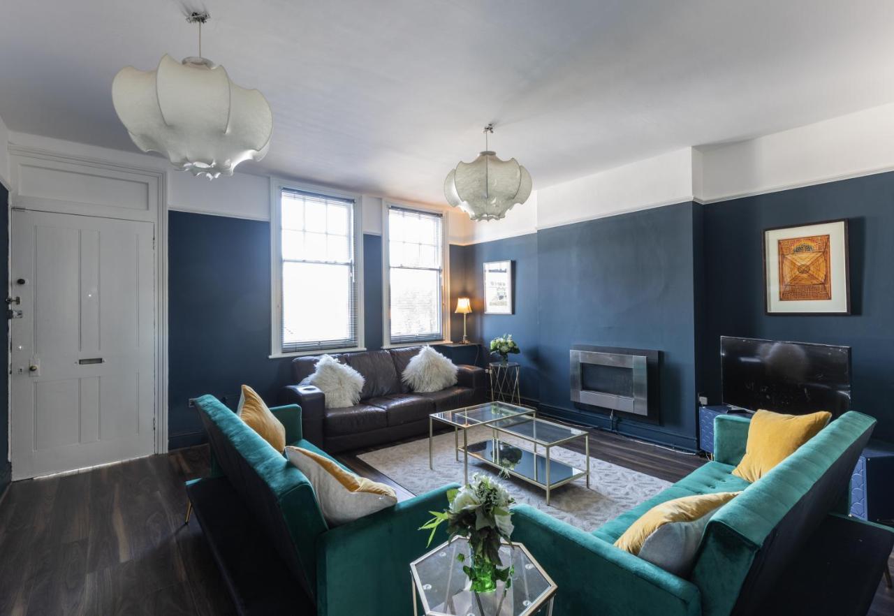 Boutique Family Apartment In Celebrity Village. Barnt Green Buitenkant foto