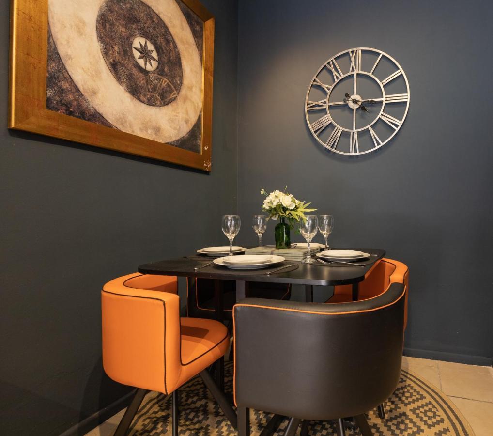 Boutique Family Apartment In Celebrity Village. Barnt Green Buitenkant foto