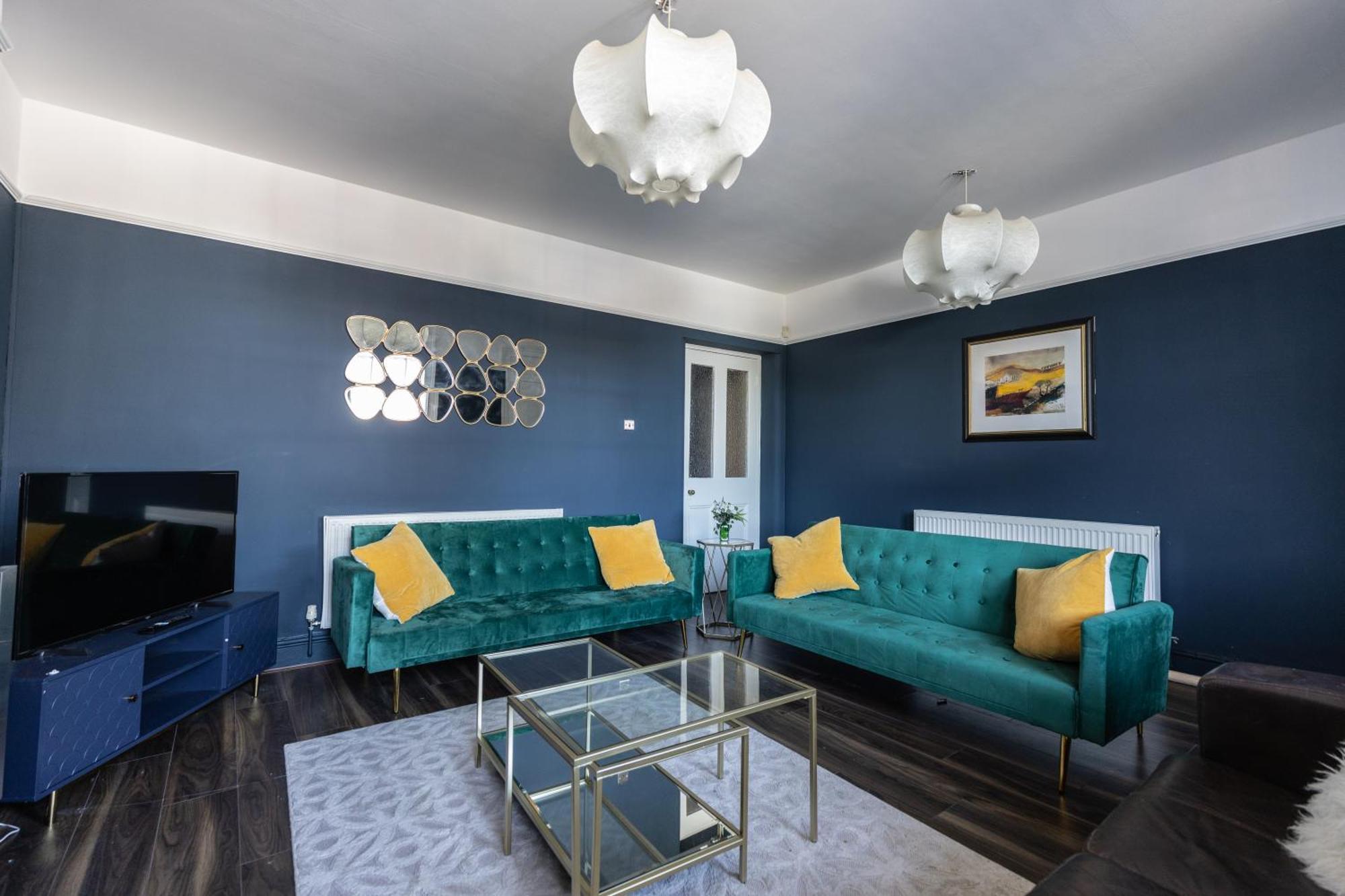 Boutique Family Apartment In Celebrity Village. Barnt Green Buitenkant foto