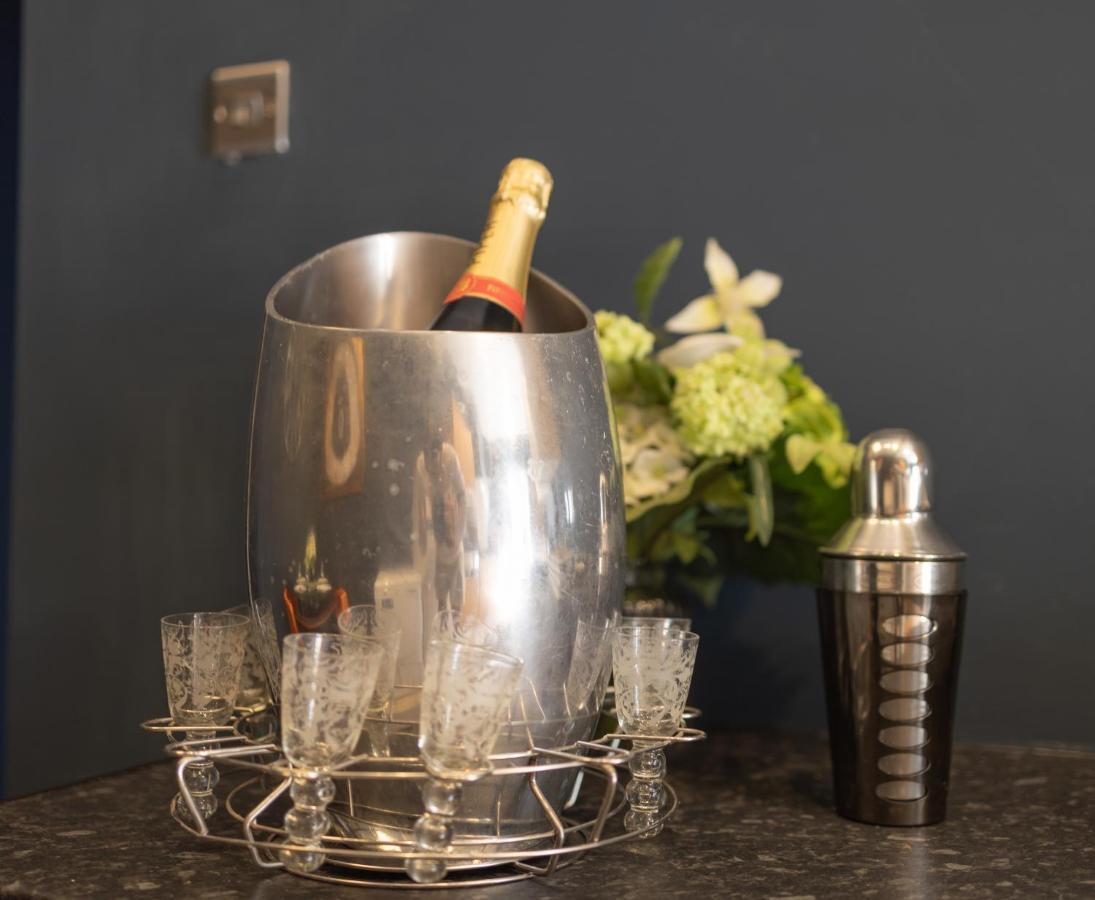 Boutique Family Apartment In Celebrity Village. Barnt Green Buitenkant foto